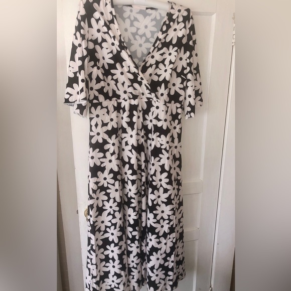 Dresses & Skirts - Vintage Daisy Flower Dress